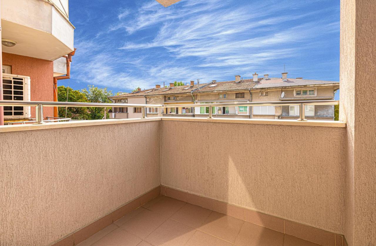 Modernly-Designed 1Bd Apartment With A Nice Terrace Filibe Dış mekan fotoğraf